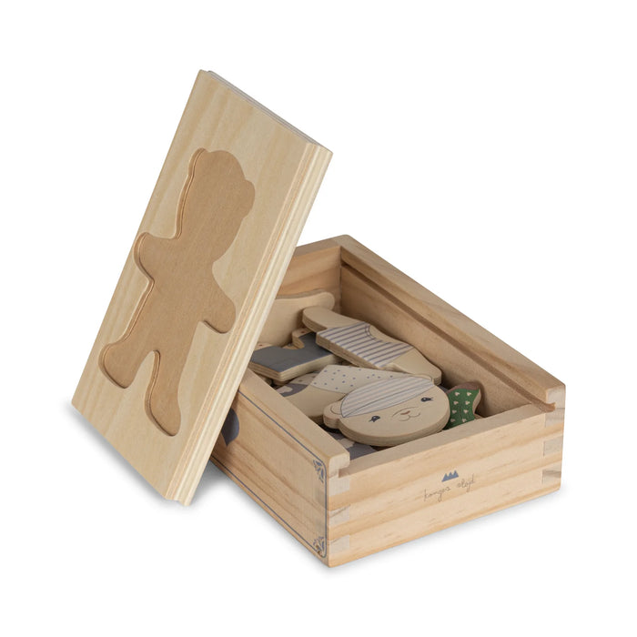 Konges Slojd: wooden teddy dress-up puzzle - blue