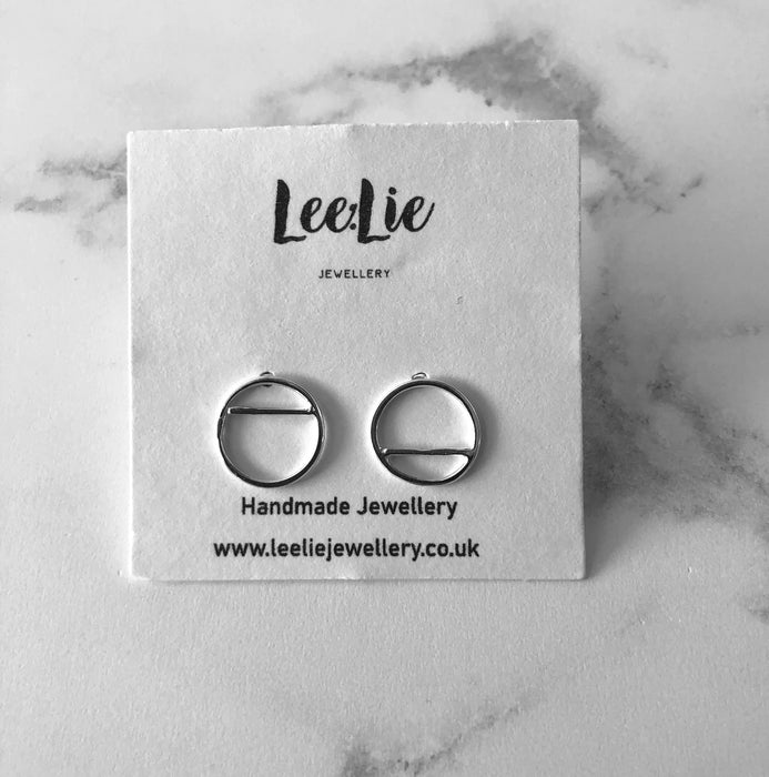 Lee:Lie: Connect Small Hoop Stud Earrings (Horizontal Line)