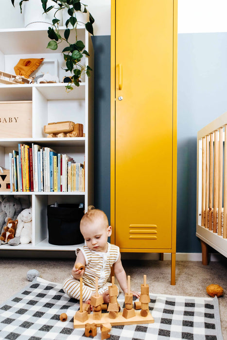 Mustard Made: Storage locker - the skinny in mustard