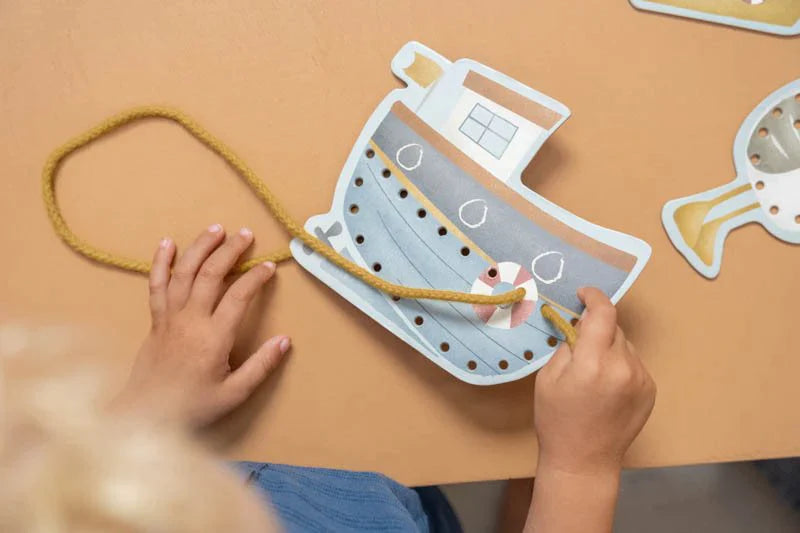 Little Dutch: Lacing Cards - Sailors Bay