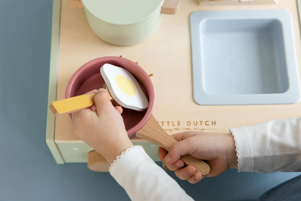 Little Dutch: Mini Kitchen