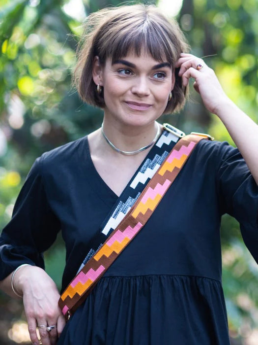 Black Colour: SAMAYA zig zag backstrap - Black Multi