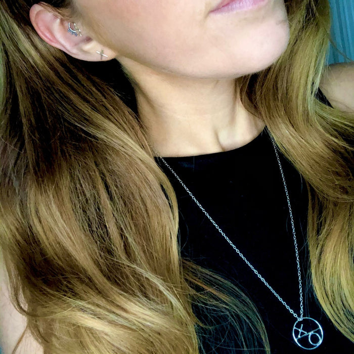 Lee:Lie: XO Round Pendant